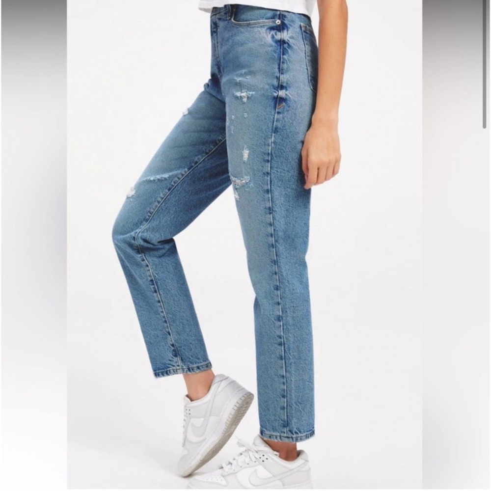 Good American Good Classic High Rise Jeans NWT Size 2 INDIGO046 Distressed - Picture 9 of 10